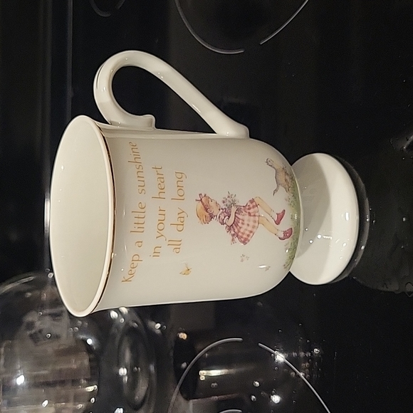 Treasures of the Heart Genuine Porcelain Mug Designers Collection girl and cat - Picture 3 of 3